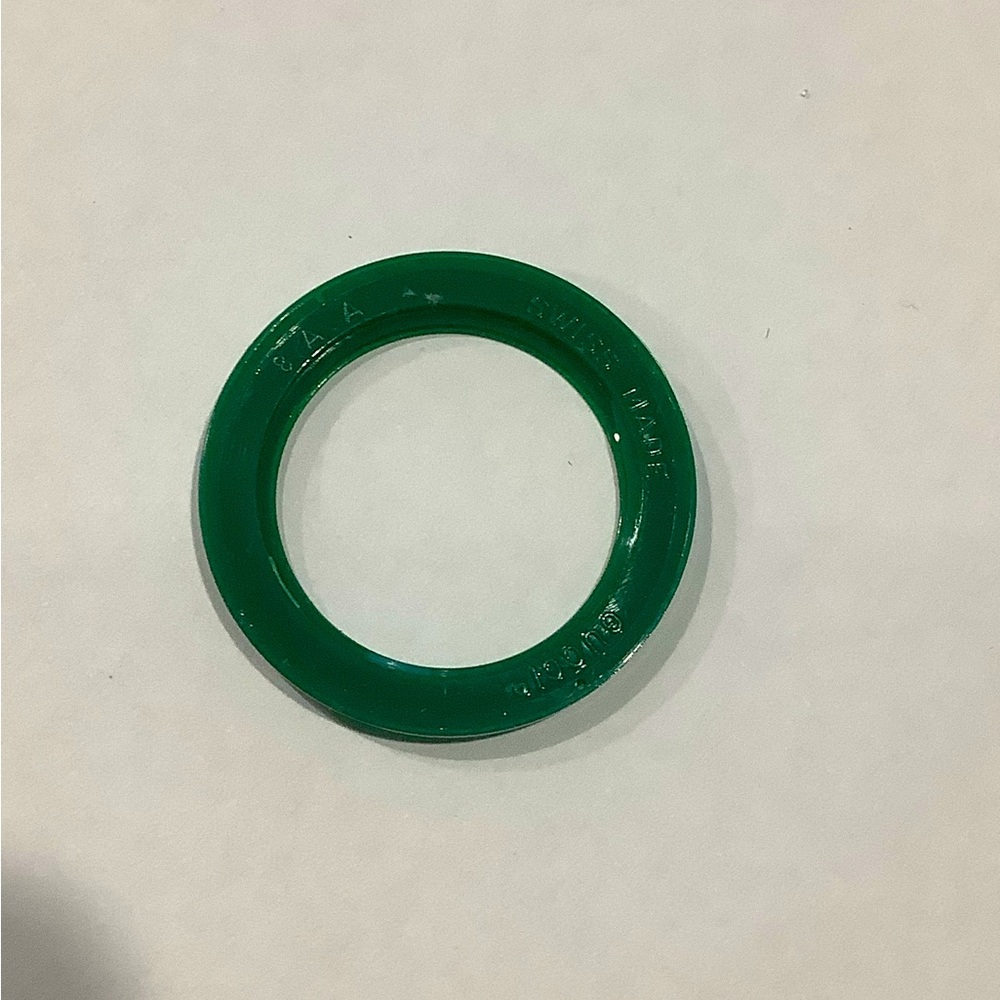 Gucci Green and Red Enamel Bezel - Picture 3 of 5